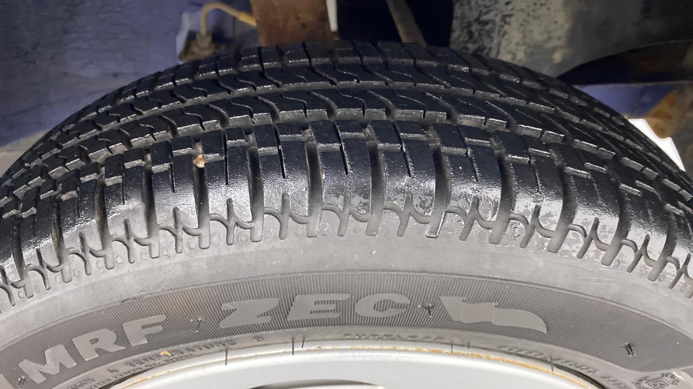 2015 Tata Nano TWIST XTA, Petrol, Automatic, 39,937 km, Right Front Tyre Tread