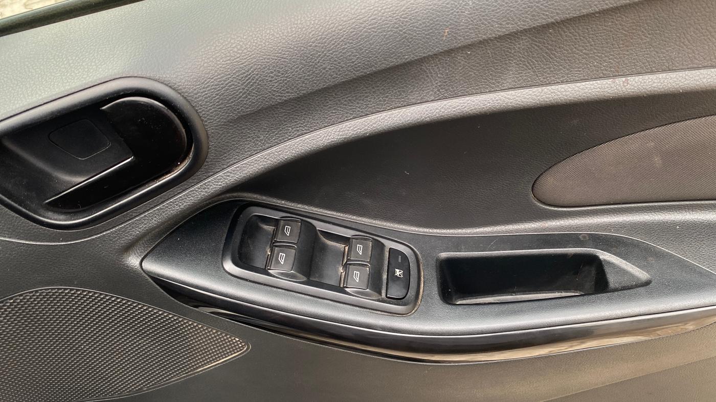 2018 Ford Figo Aspire TITANIUM 1.2 PETROL, Petrol, Manual, 45,564 km, Driver Side Door Panels Control