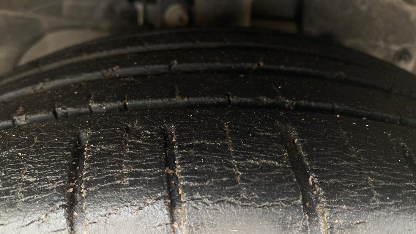 2018 Ford Figo Aspire TITANIUM 1.2 PETROL, Petrol, Manual, 45,564 km, Right Front Tyre Tread