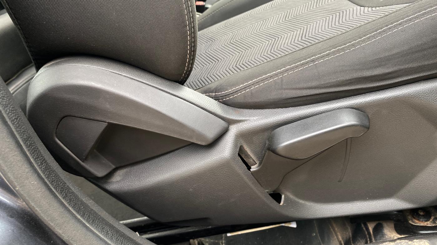 2018 Ford Figo Aspire TITANIUM 1.2 PETROL, Petrol, Manual, 45,564 km, Driver Side Adjustment Panel
