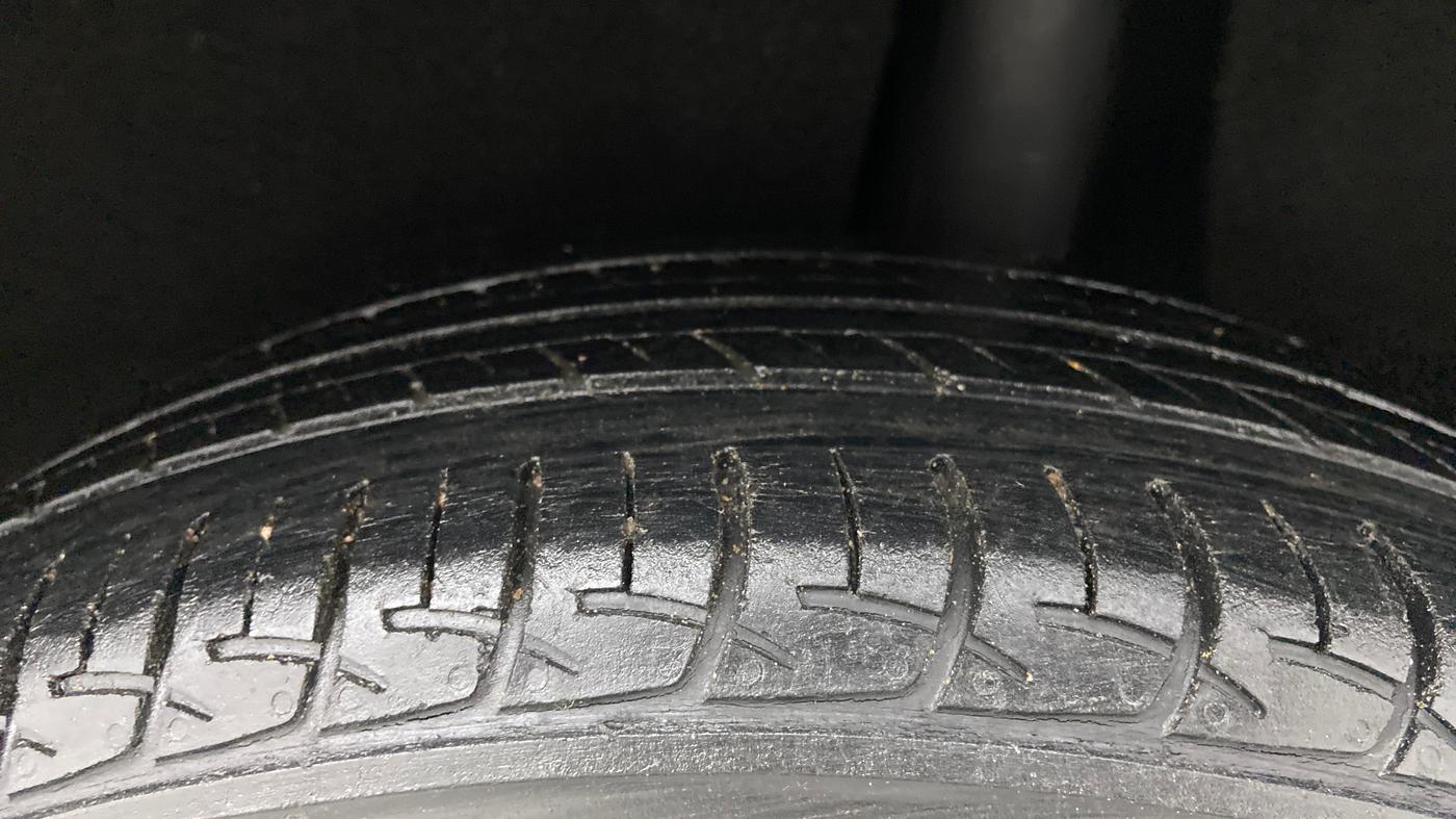 2017 Maruti Baleno DELTA PETROL 1.2, Petrol, Manual, 65,356 km, Left Rear Tyre Tread