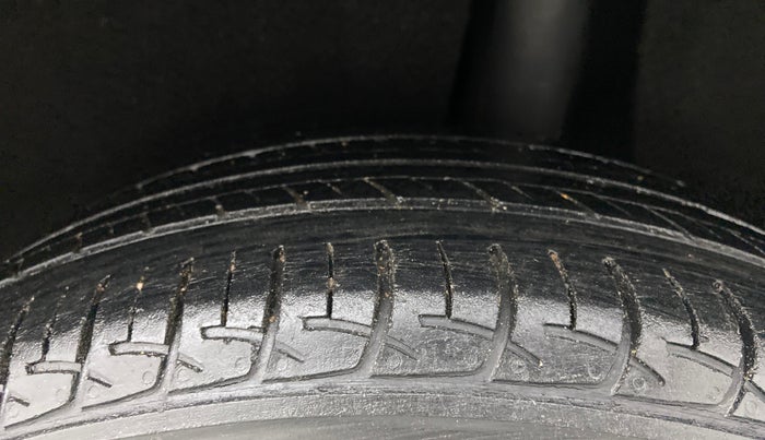 2017 Maruti Baleno DELTA PETROL 1.2, Petrol, Manual, 65,356 km, Left Rear Tyre Tread