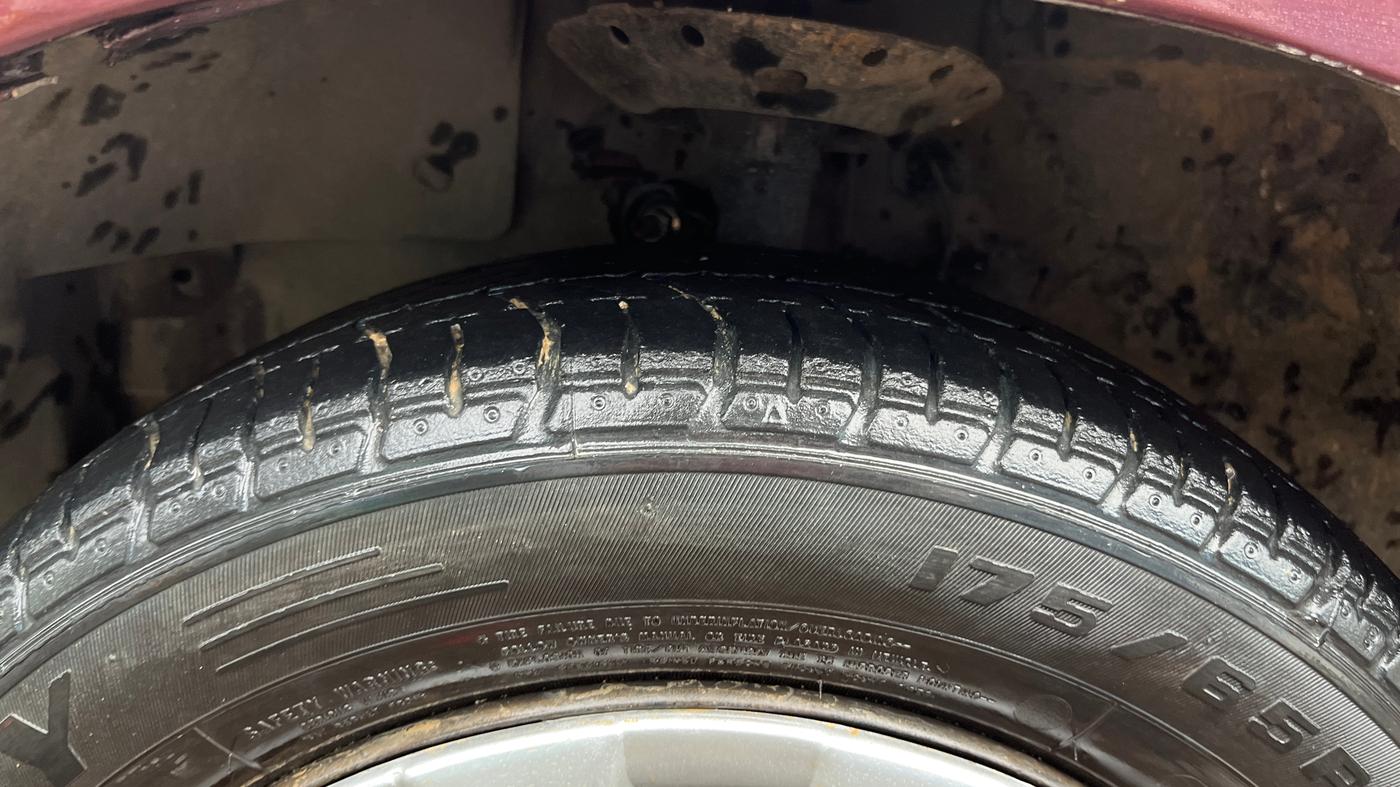 2014 Honda Amaze 1.2L I-VTEC SX, Petrol, Manual, 1,13,432 km, Left Front Tyre Tread