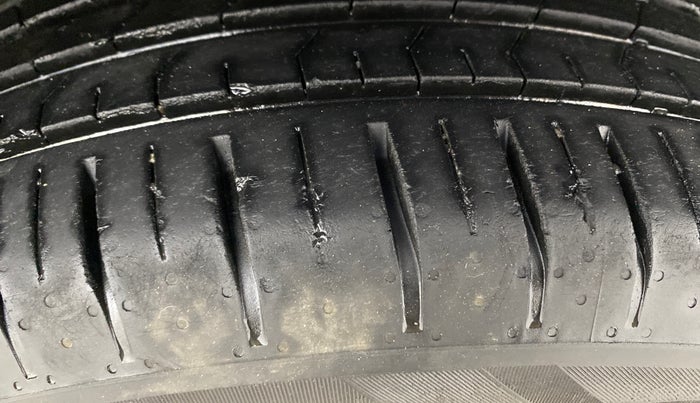 2021 Tata PUNCH CREATIVE  1.2 RTN DUAL TONE, Petrol, Manual, 33,817 km, Left Rear Tyre Tread