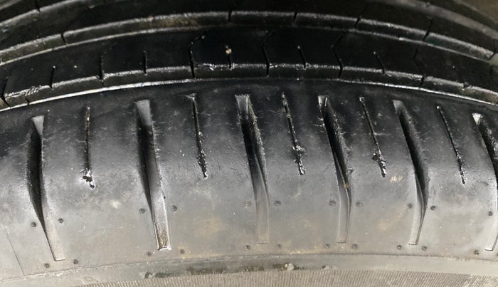 2021 Tata PUNCH CREATIVE  1.2 RTN DUAL TONE, Petrol, Manual, 33,817 km, Right Rear Tyre Tread