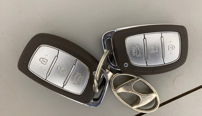 2017 Hyundai Grand i10 ASTA 1.2 KAPPA VTVT, Petrol, Manual, 31,844 km, Key Close Up