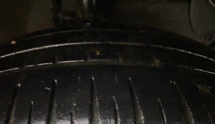 2017 Hyundai Grand i10 ASTA 1.2 KAPPA VTVT, Petrol, Manual, 31,844 km, Right Front Tyre Tread