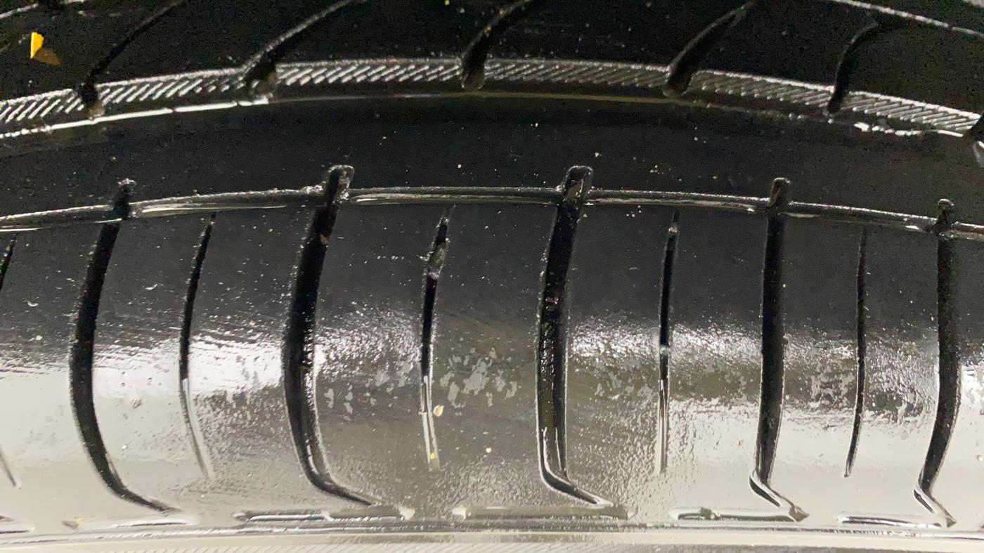 2019 Maruti Baleno ALPHA PETROL 1.2, Petrol, Manual, 84,333 km, Left Front Tyre Tread