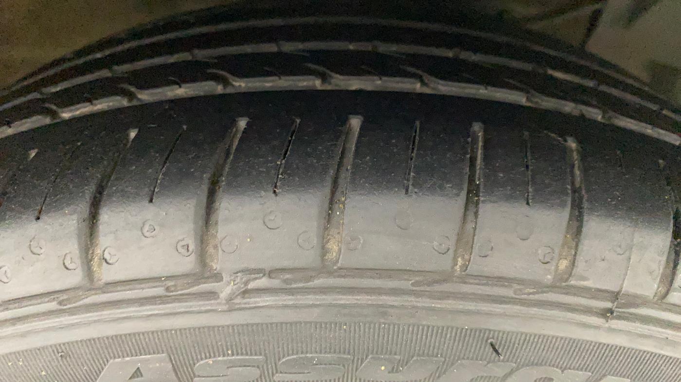 2015 Maruti Ciaz ZDI+ SHVS RS, Diesel, Manual, 62,375 km, Right Front Tyre Tread