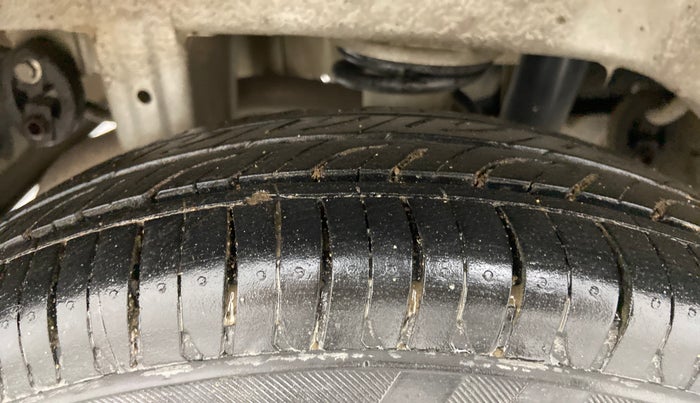2015 Maruti Alto 800 LXI, Petrol, Manual, 41,015 km, Right Rear Tyre Tread