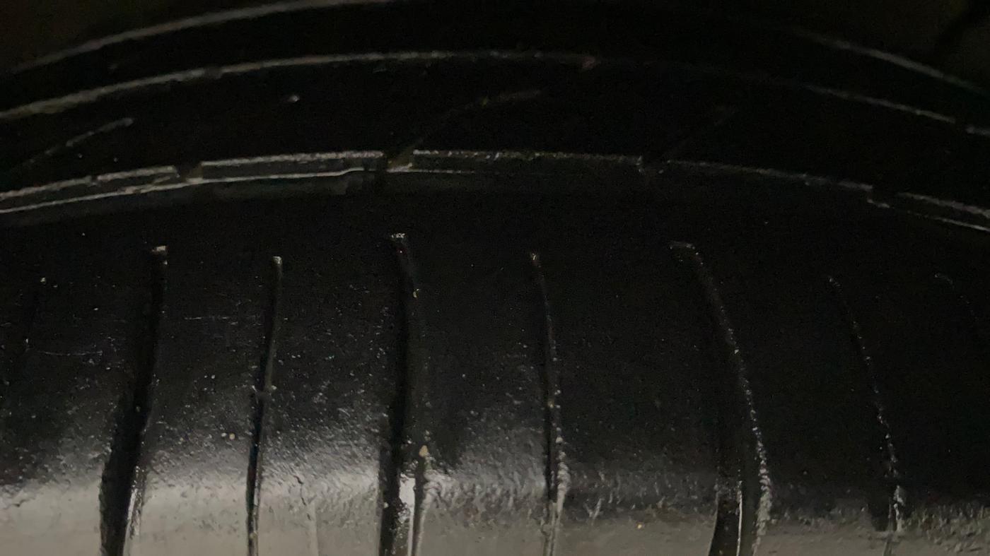 2013 Maruti Ertiga ZXI, Petrol, Manual, 70,518 km, Right Front Tyre Tread