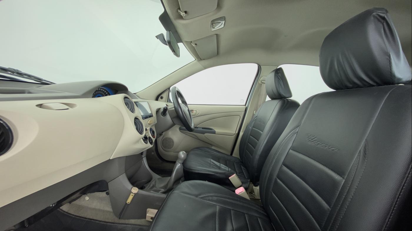 2014 Toyota Etios Liva G, Petrol, Manual, 62,661 km, Right Side Front Door Cabin