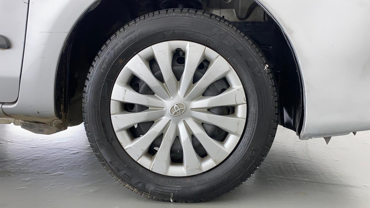 2014 Toyota Etios Liva G, Petrol, Manual, 62,661 km, Right Front Wheel