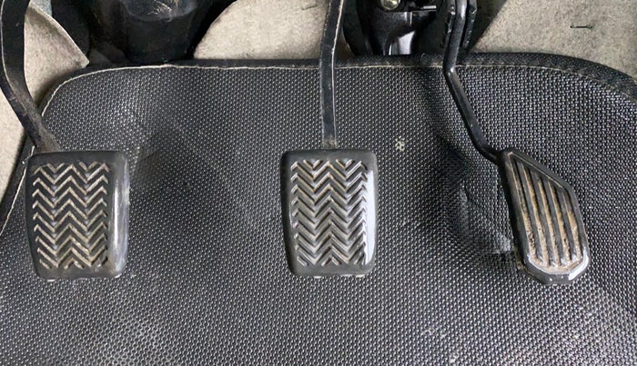 2014 Toyota Etios Liva G, Petrol, Manual, 62,661 km, Pedals