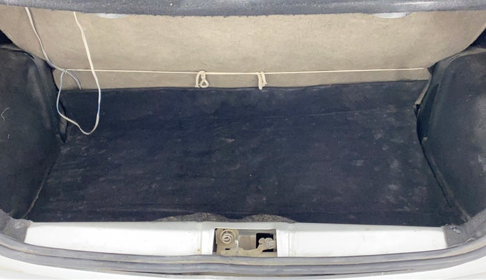 2014 Toyota Etios Liva G, Petrol, Manual, 62,661 km, Boot Inside