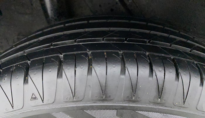 2019 Hyundai VENUE SX 1.4 CRDI, Diesel, Manual, 74,014 km, Right Rear Tyre Tread