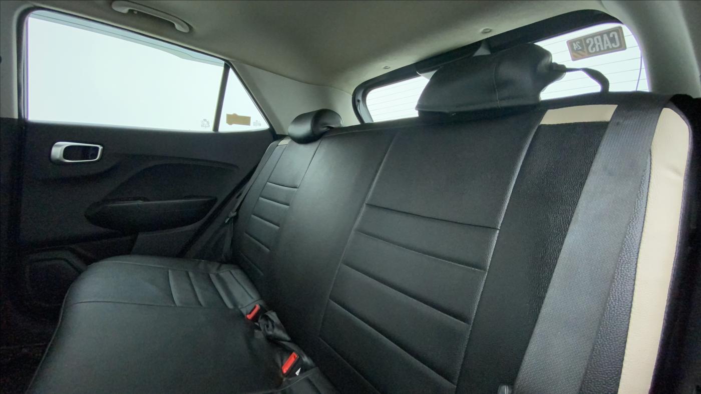 2019 Hyundai VENUE SX 1.4 CRDI, Diesel, Manual, 74,014 km, Right Side Rear Door Cabin