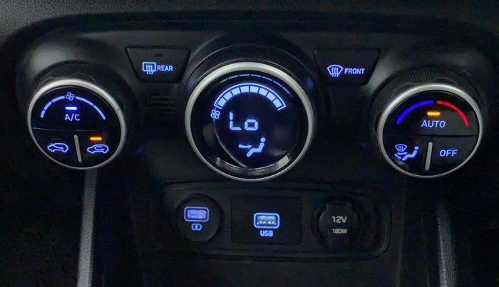 2019 Hyundai VENUE SX 1.4 CRDI, Diesel, Manual, 74,014 km, Automatic Climate Control