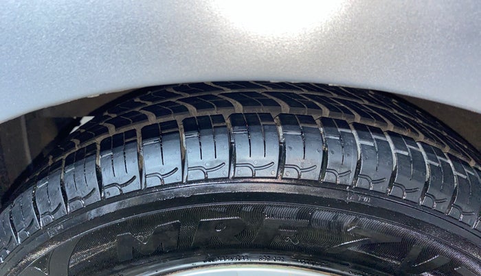 2013 Hyundai i10 SPORTZ 1.1, Petrol, Manual, 46,814 km, Left Front Tyre Tread