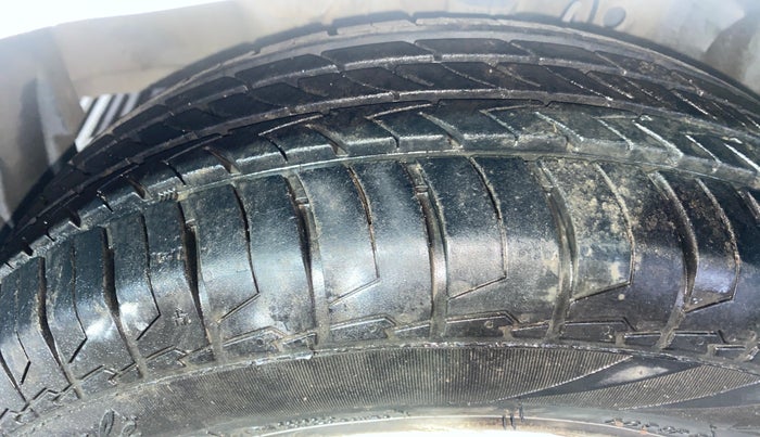 2016 Honda Jazz 1.2L I-VTEC V, Petrol, Manual, 50,423 km, Left Front Tyre Tread