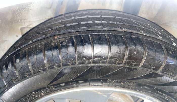 2016 Honda Jazz 1.2L I-VTEC V, Petrol, Manual, 50,423 km, Left Rear Tyre Tread