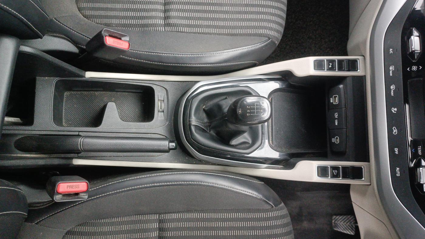 2022 KIA CARENS PRESTIGE PLUS 1.5 DIESEL 7 STR, Diesel, Manual, 1,27,075 km, Gear Lever