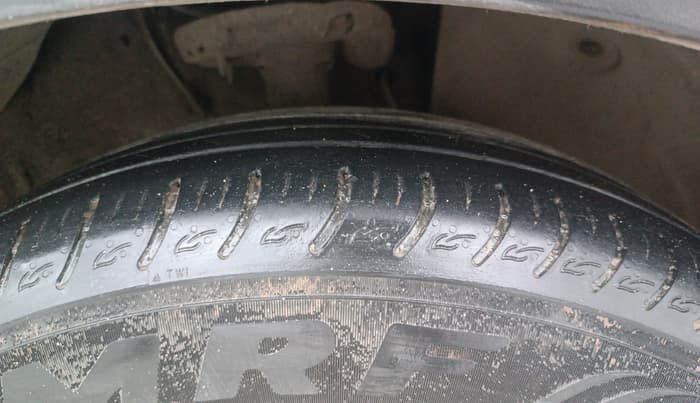 2022 KIA CARENS PRESTIGE PLUS 1.5 DIESEL 7 STR, Diesel, Manual, 1,27,075 km, Right Front Tyre Tread