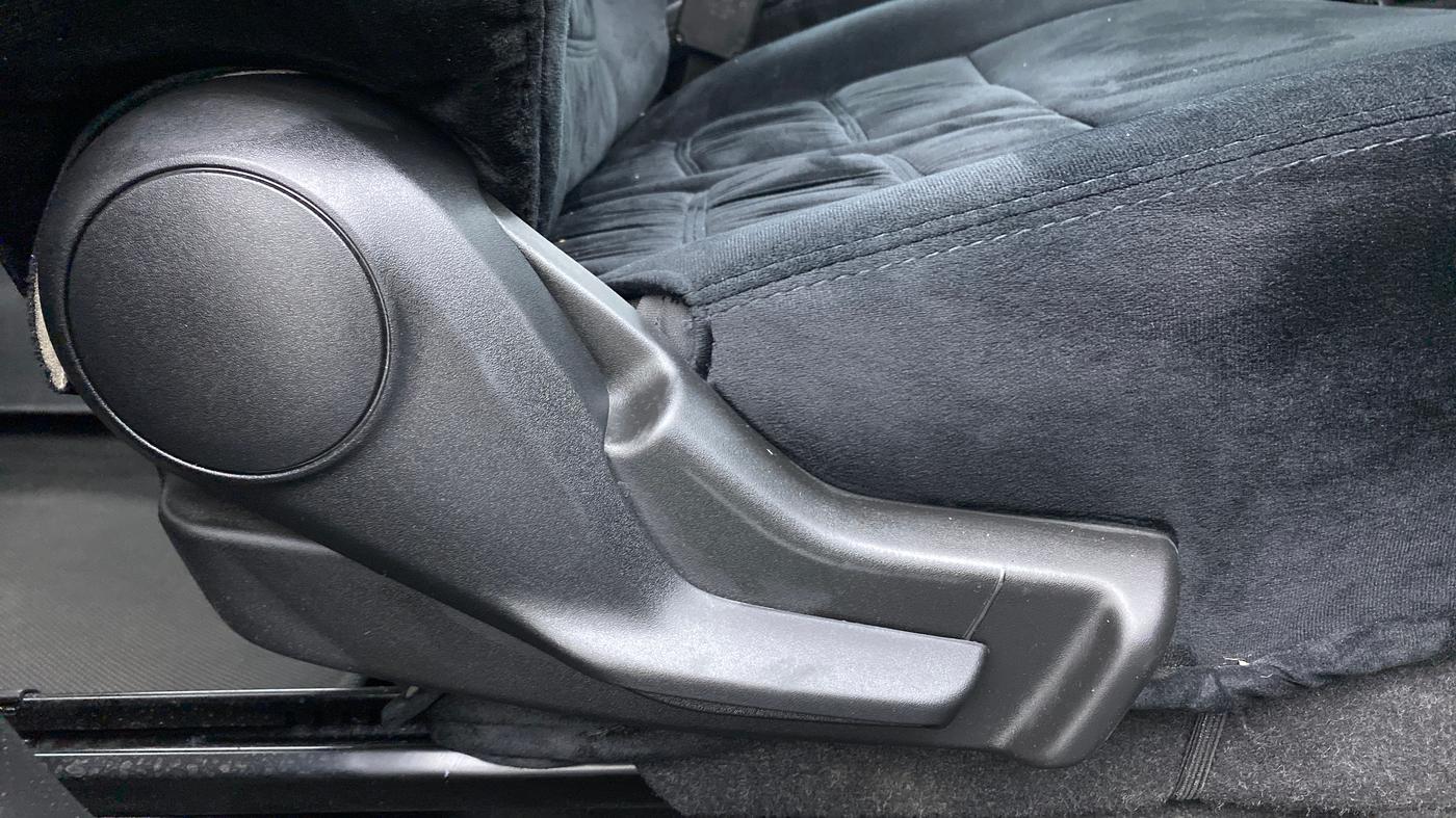 2021 Maruti Swift LXI, Petrol, Manual, 7,402 km, Driver Side Adjustment Panel