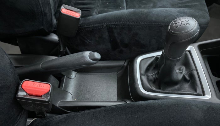 2021 Maruti Swift LXI, Petrol, Manual, 7,402 km, Gear Lever