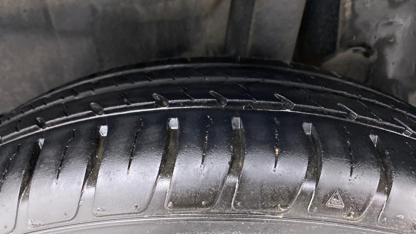 2021 Maruti Swift LXI, Petrol, Manual, 7,402 km, Left Rear Tyre Tread