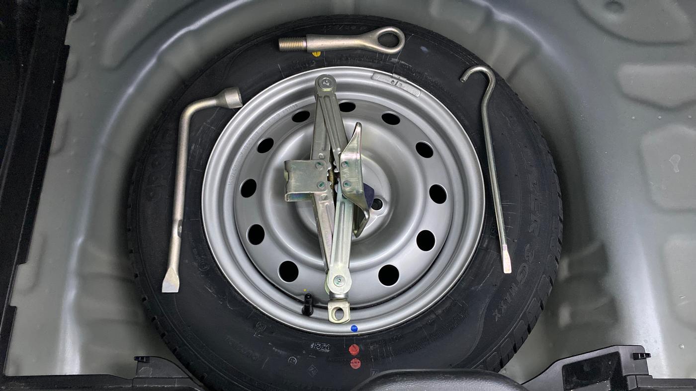2021 Maruti Swift LXI, Petrol, Manual, 7,402 km, Spare Tyre