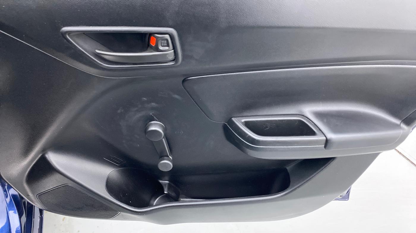 2021 Maruti Swift LXI, Petrol, Manual, 7,402 km, Driver Side Door Panels Control