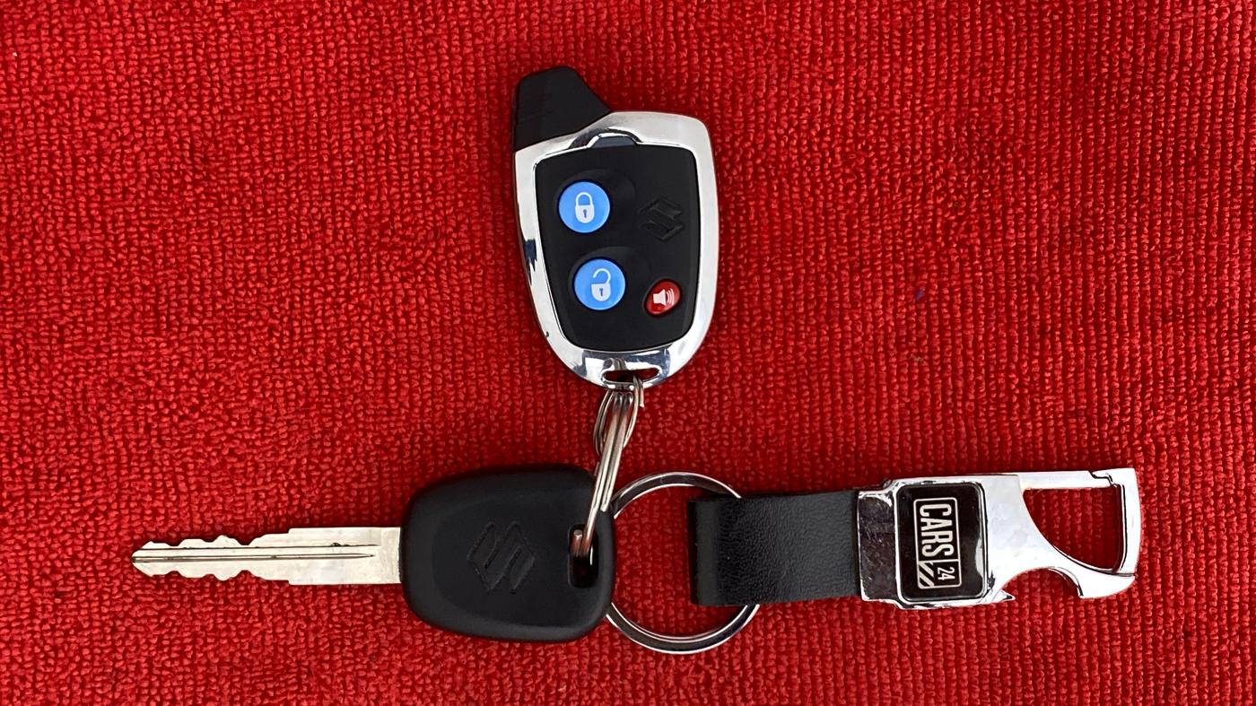 2021 Maruti Swift LXI, Petrol, Manual, 7,402 km, Key Close Up