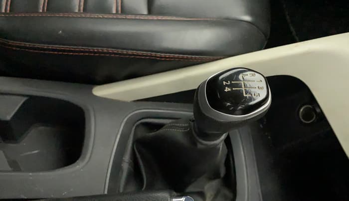 2022 Nissan MAGNITE XE, Petrol, Manual, 34,070 km, Gear Lever