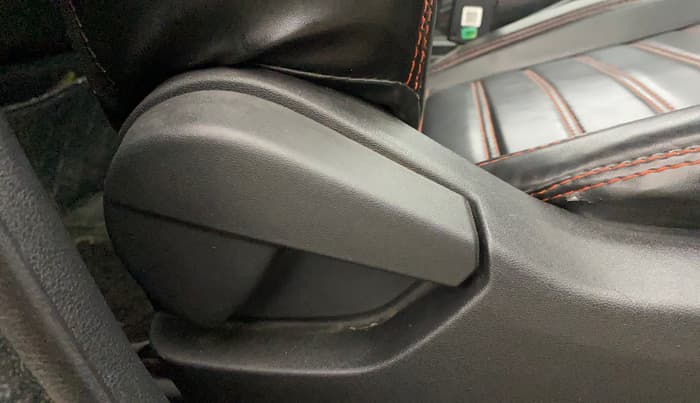 2022 Nissan MAGNITE XE, Petrol, Manual, 34,070 km, Driver Side Adjustment Panel