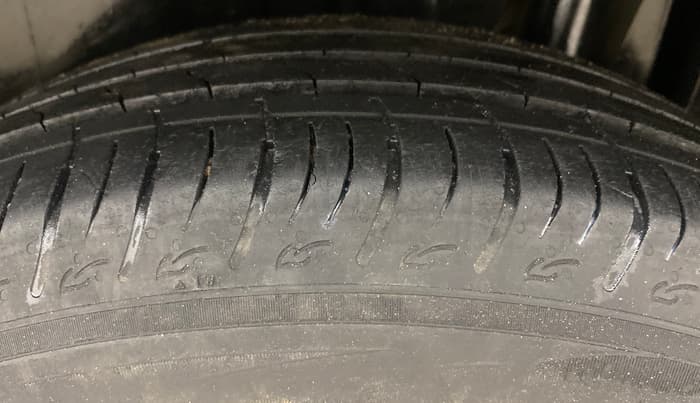 2023 Maruti BREZZA VXI SMART HYBRID, Petrol, Manual, 73,166 km, Left Rear Tyre Tread