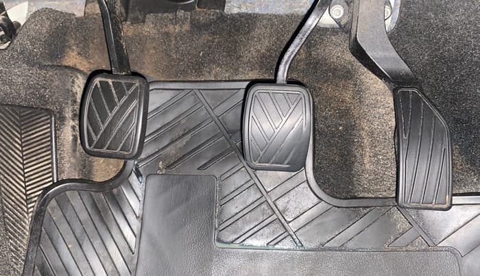 2023 Maruti BREZZA VXI SMART HYBRID, Petrol, Manual, 73,166 km, Pedals