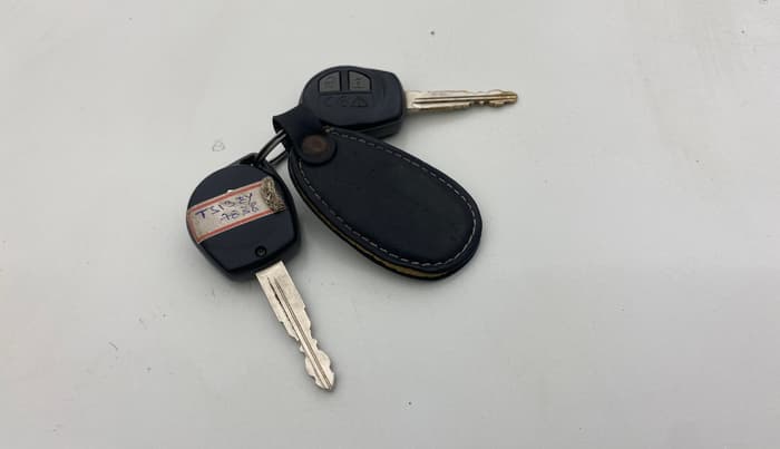 2023 Maruti BREZZA VXI SMART HYBRID, Petrol, Manual, 73,166 km, Key Close Up