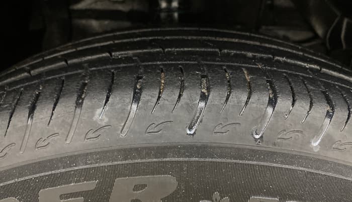 2023 Maruti BREZZA VXI SMART HYBRID, Petrol, Manual, 73,166 km, Right Front Tyre Tread