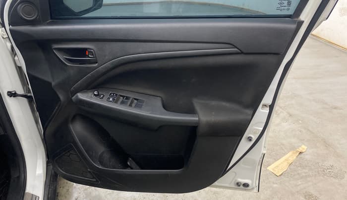 2023 Maruti BREZZA VXI SMART HYBRID, Petrol, Manual, 73,166 km, Driver Side Door Panels Control