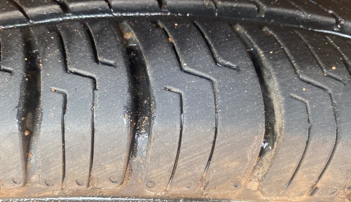 2013 Hyundai i20 ASTA 1.4 CRDI, Diesel, Manual, 1,06,044 km, Right Front Tyre Tread