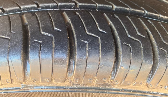 2013 Hyundai i20 ASTA 1.4 CRDI, Diesel, Manual, 1,06,044 km, Left Front Tyre Tread
