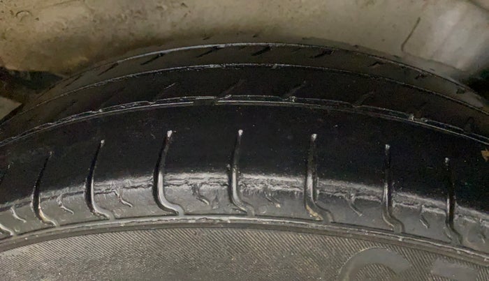 2014 Maruti Wagon R 1.0 VXI, Petrol, Manual, 21,423 km, Left Rear Tyre Tread