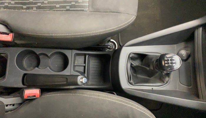2017 Ford New Figo TREND 1.2 PETROL, Petrol, Manual, 1,00,922 km, Gear Lever