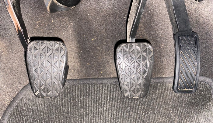 2017 Ford New Figo TREND 1.2 PETROL, Petrol, Manual, 1,00,922 km, Pedals