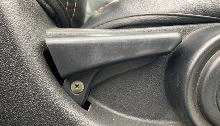 2016 Tata Tiago XZ PETROL, Petrol, Manual, 1,21,915 km, Driver Side Adjustment Panel