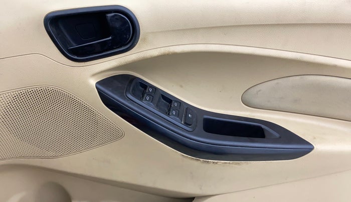 2015 Ford Figo Aspire TITANIUM 1.2 PETROL, Petrol, Manual, 87,026 km, Driver Side Door Panels Control