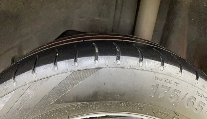 2015 Ford Figo Aspire TITANIUM 1.2 PETROL, Petrol, Manual, 87,026 km, Left Rear Tyre Tread