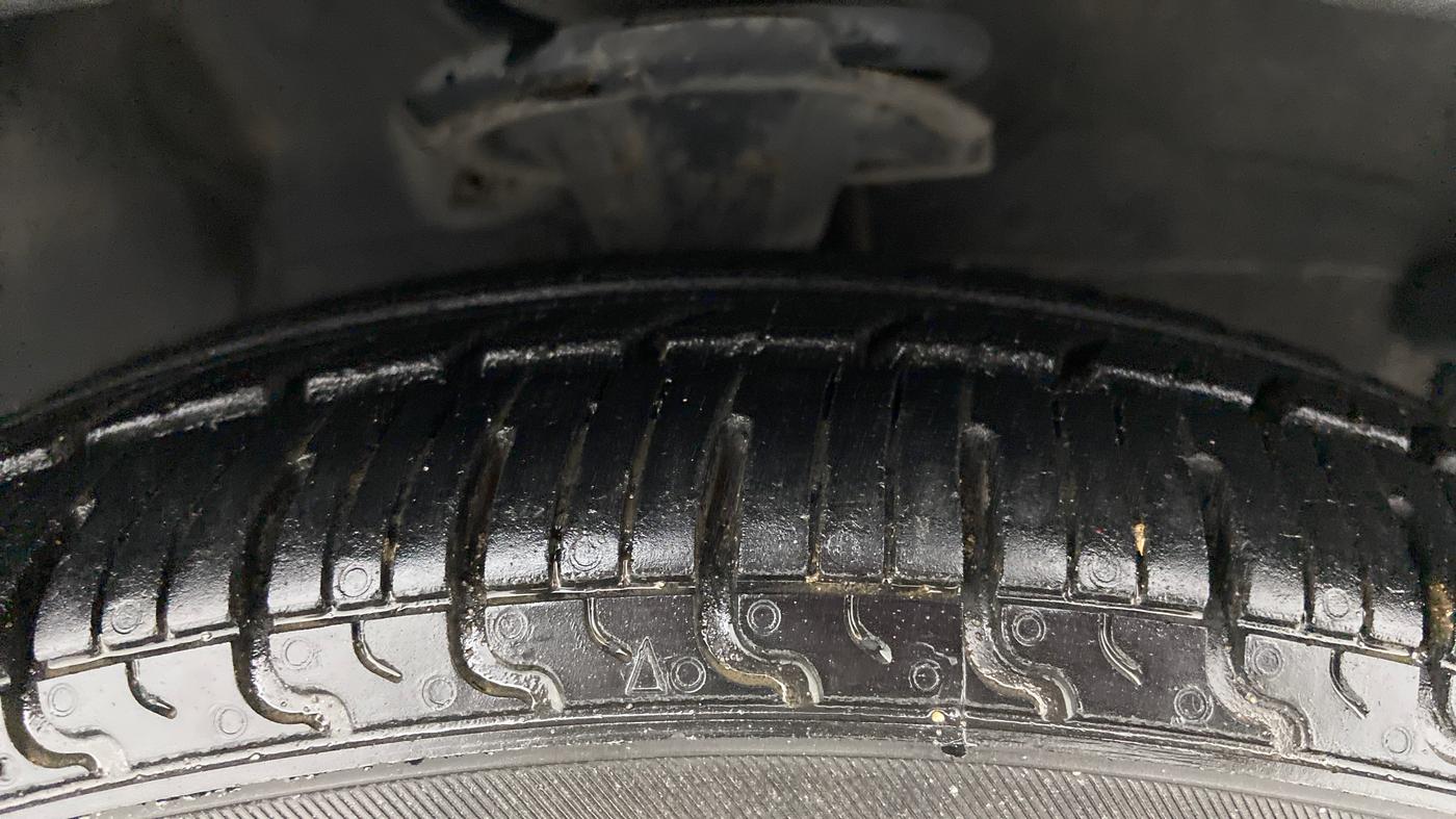 2012 Hyundai i10 MAGNA 1.2, Petrol, Manual, 57,918 km, Right Front Tyre Tread