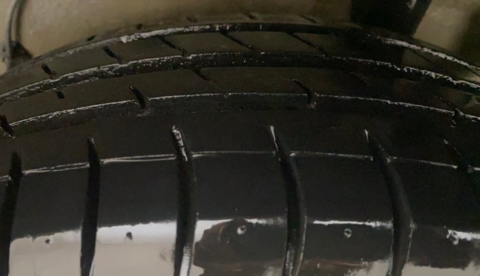 2016 Maruti Celerio ZXI AMT (O), Petrol, Automatic, 64,279 km, Left Rear Tyre Tread